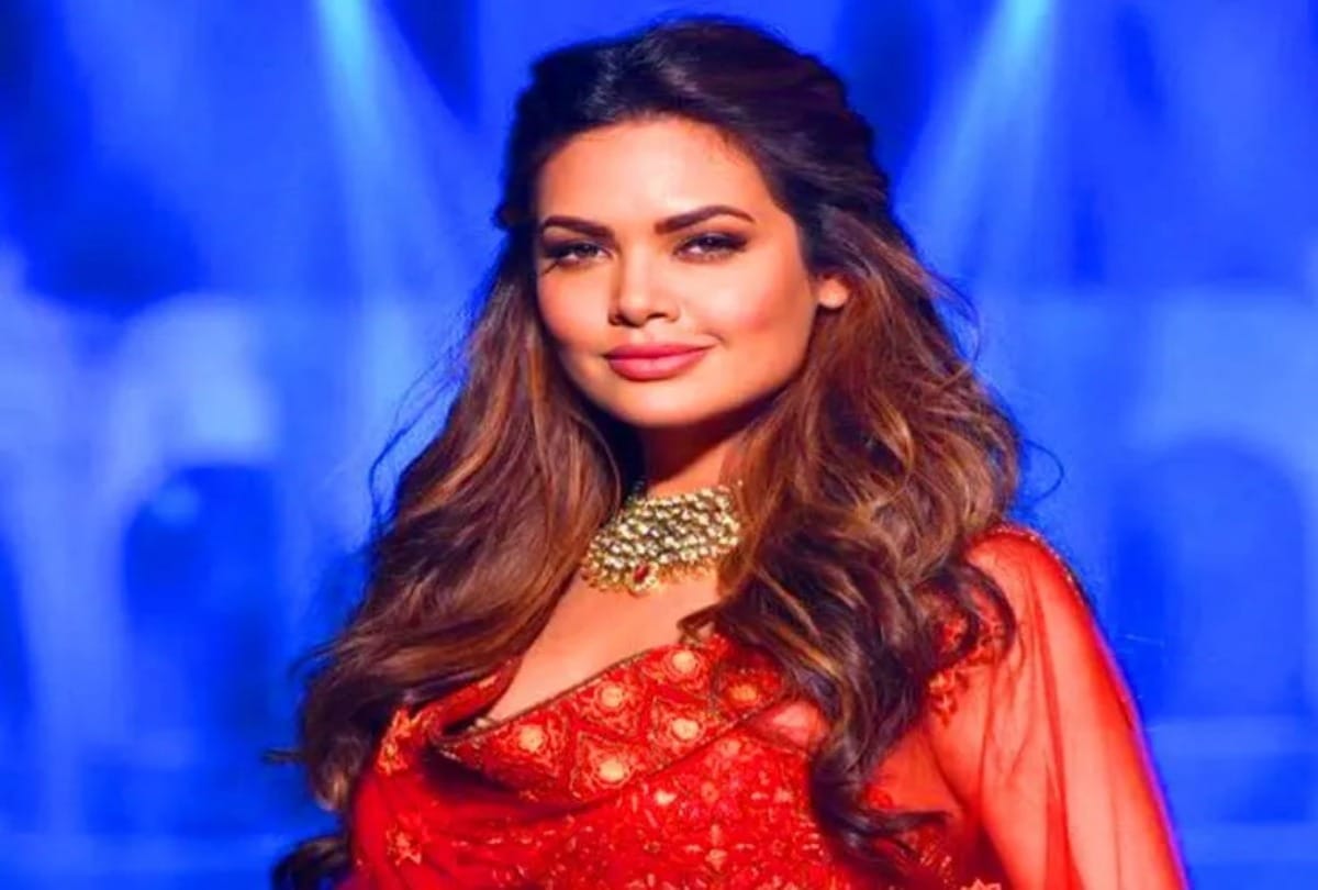Ashram 3 Star Cast Are Still Living Bachelor Life Esha Gupta Tridha Choudhury Aaditi Pohankar Bhoa Swami