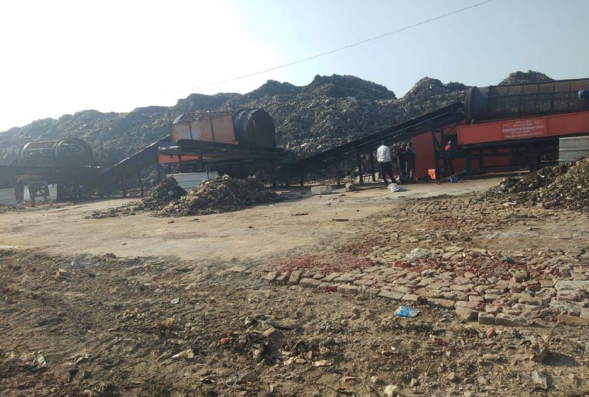Agra Municipal Corporation removes waste accumulated for 10 years at Kuberpur landfill site