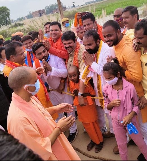 CM's emphasis on connecting the entire society with BJP in Dumariaganj