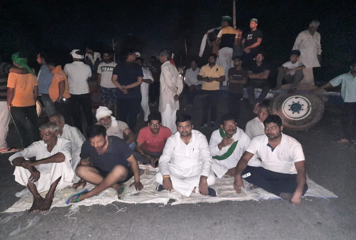 farmers said government showed inhuman face In  panchayat held at residence of Naresh Tikait regarding Lakhimpur ruckus 