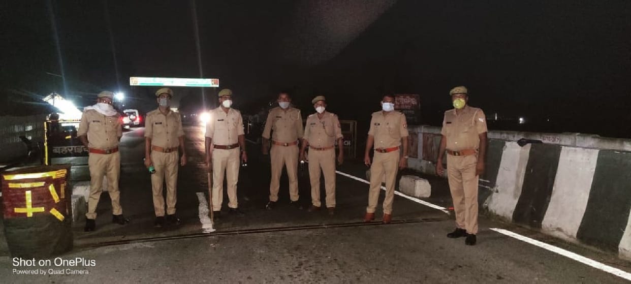 Police guard on Jalimnagar bridge, village of deceased farmer turned into cantonment