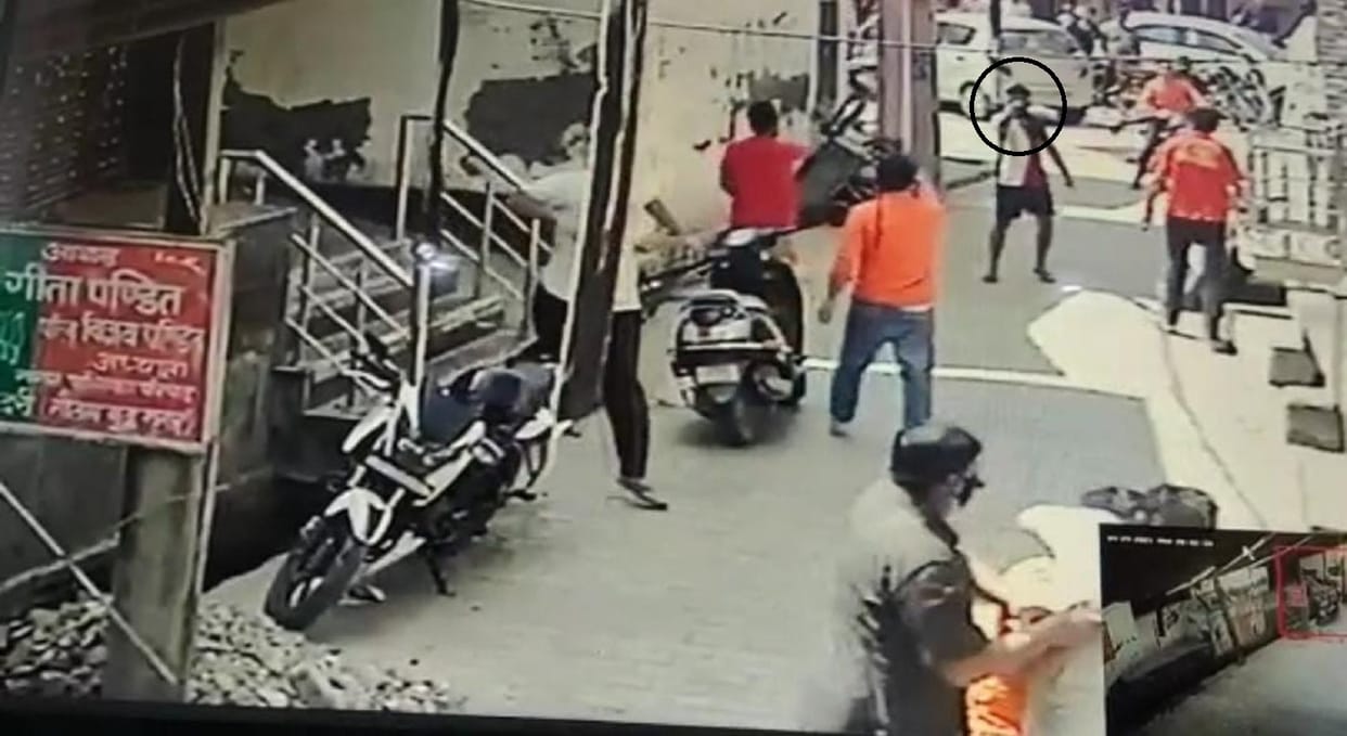 Attack on nephew of dadri municipality chairperson in day light