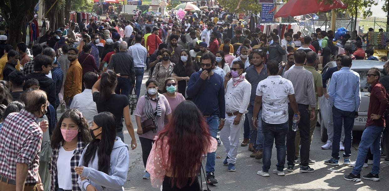 Nainital packed with crowd of tourists