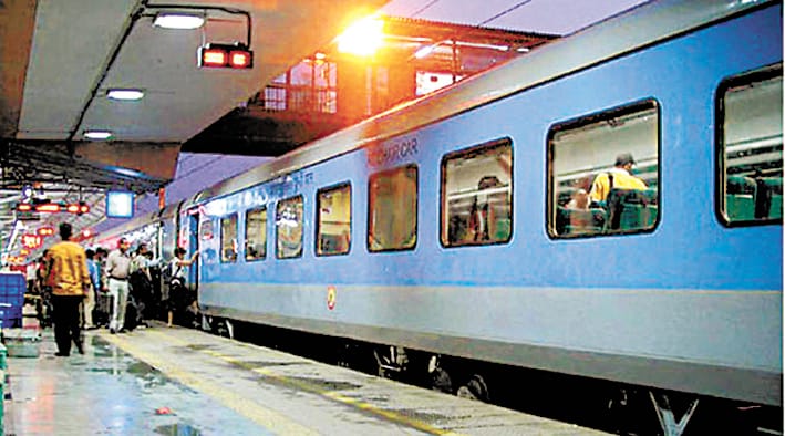 Duplicate pushpak express will run from gomtinagar