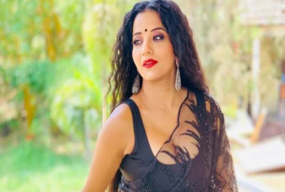 Bhojpuri actress monalisa looks pretty in new floral dress