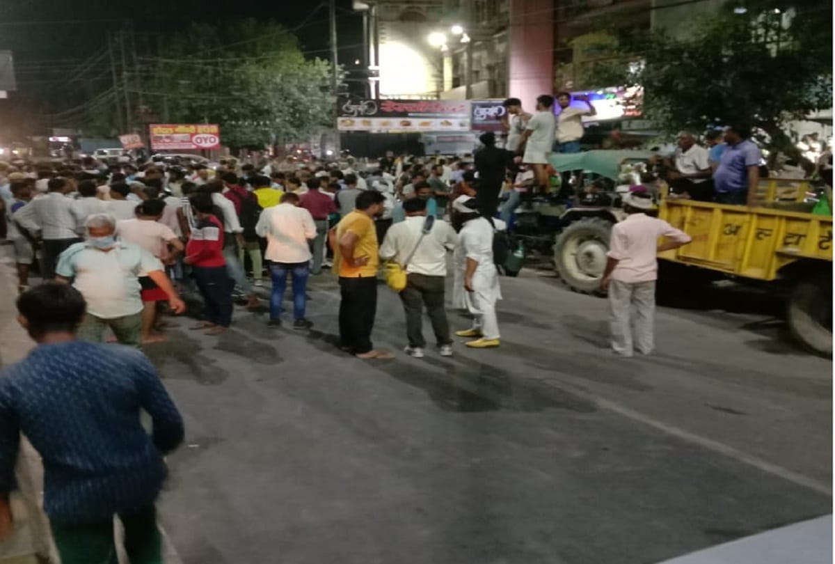 Villagers furious over death of a person jammed by placing dead body in front of nursing home demand to seal hospital