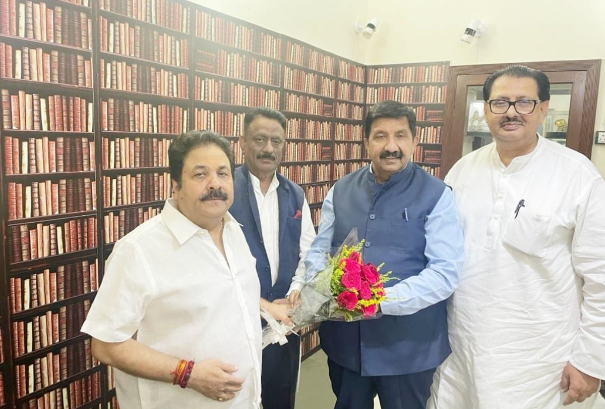Himachal congress leaders meet rajiv shukla for by-election tickets to candidates