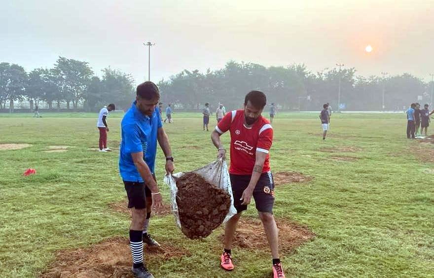 Putting soil in the football field by spending 20 thousand rupees out of pocket, tweeted to the Home Minister