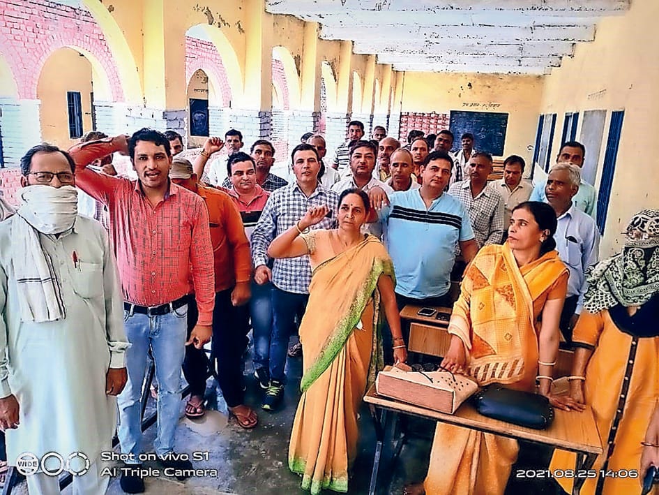 Tomorrow, teachers will protest against the wrong policy of the department, expressed displeasure over the appointment of a guest on 30 children instead of 25