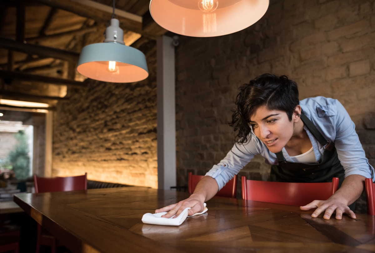 remove stains from wooden table and furniture with these trick