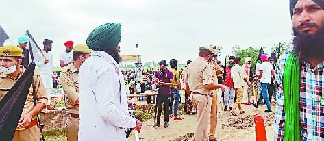 Farmers boil over Tikunia incident, demand for resignation from Minister of State