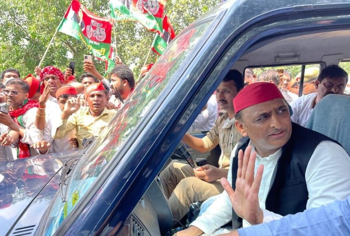 Lakhimpur incident UP Police put Akhilesh Yadav under house arrest in Lucknow