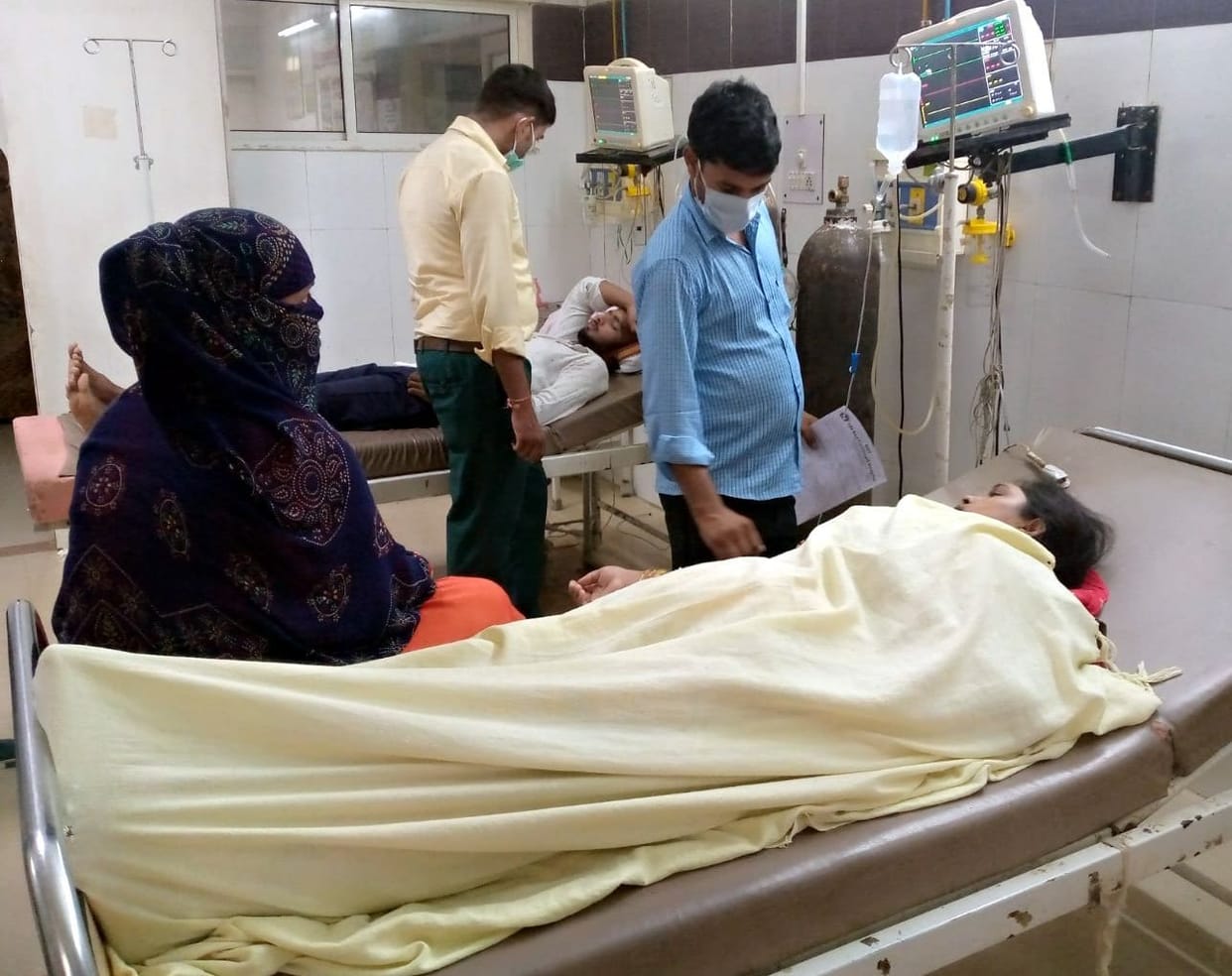 Dengue to five patients admitted to a hundred bed hospital
