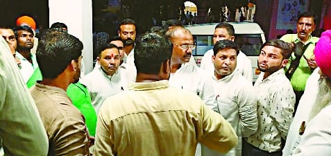 The farmers went away with both the bodies from the district hospital
