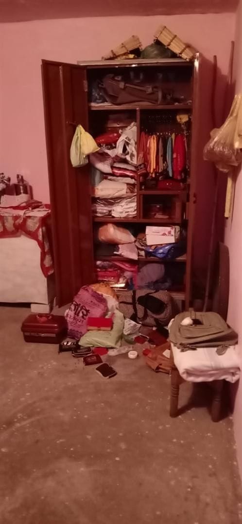 Hathras: Raid in two houses in one night, jewelery worth lakhs including three lakh cash stolen