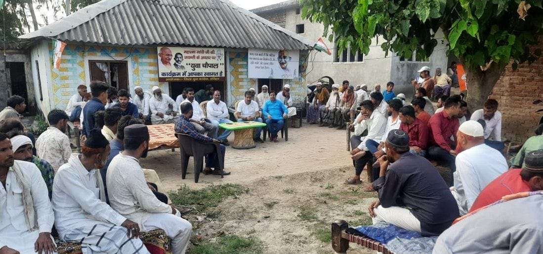 Told the customs and policies of Congress to the villagers