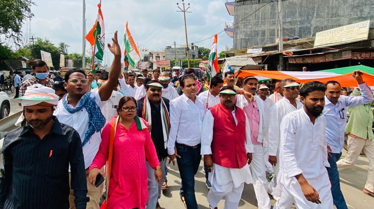 Congressmen protest and demand release of Priyanka Gandhi