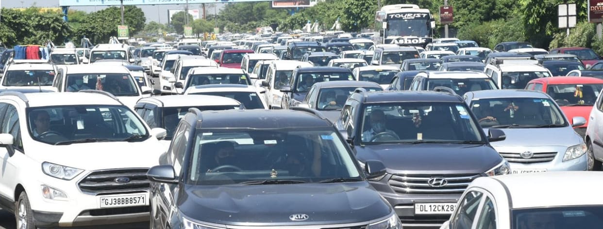 Checking on DND to stop farmers, jammed 4 km long