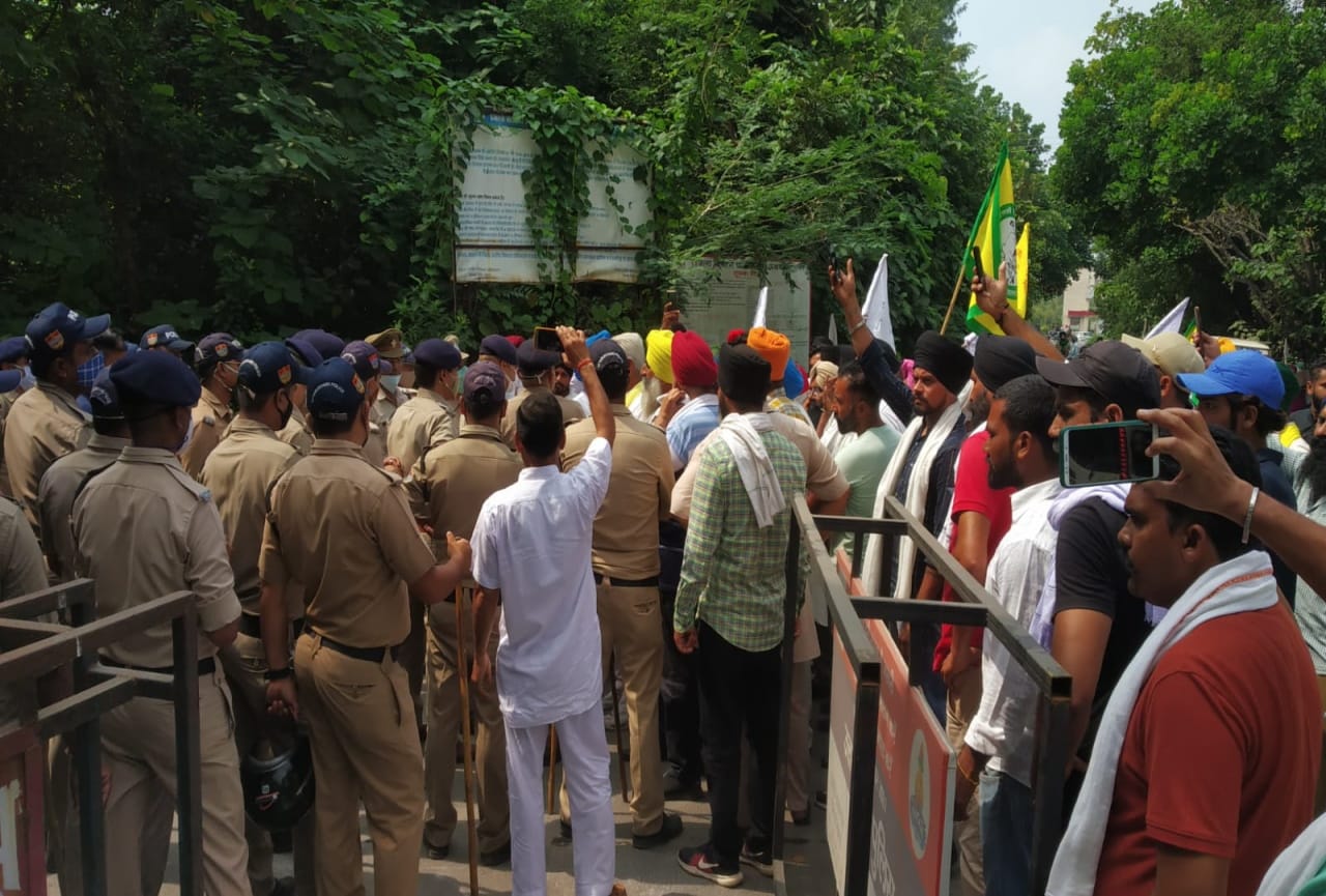 Lakhimpur Kheri incident news: uttarakhand farmers got angry, says they will uproot cm rally tents