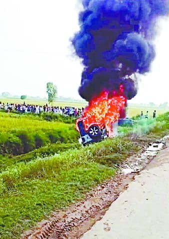 Minister's son's car trampled farmers, struggled, eight died