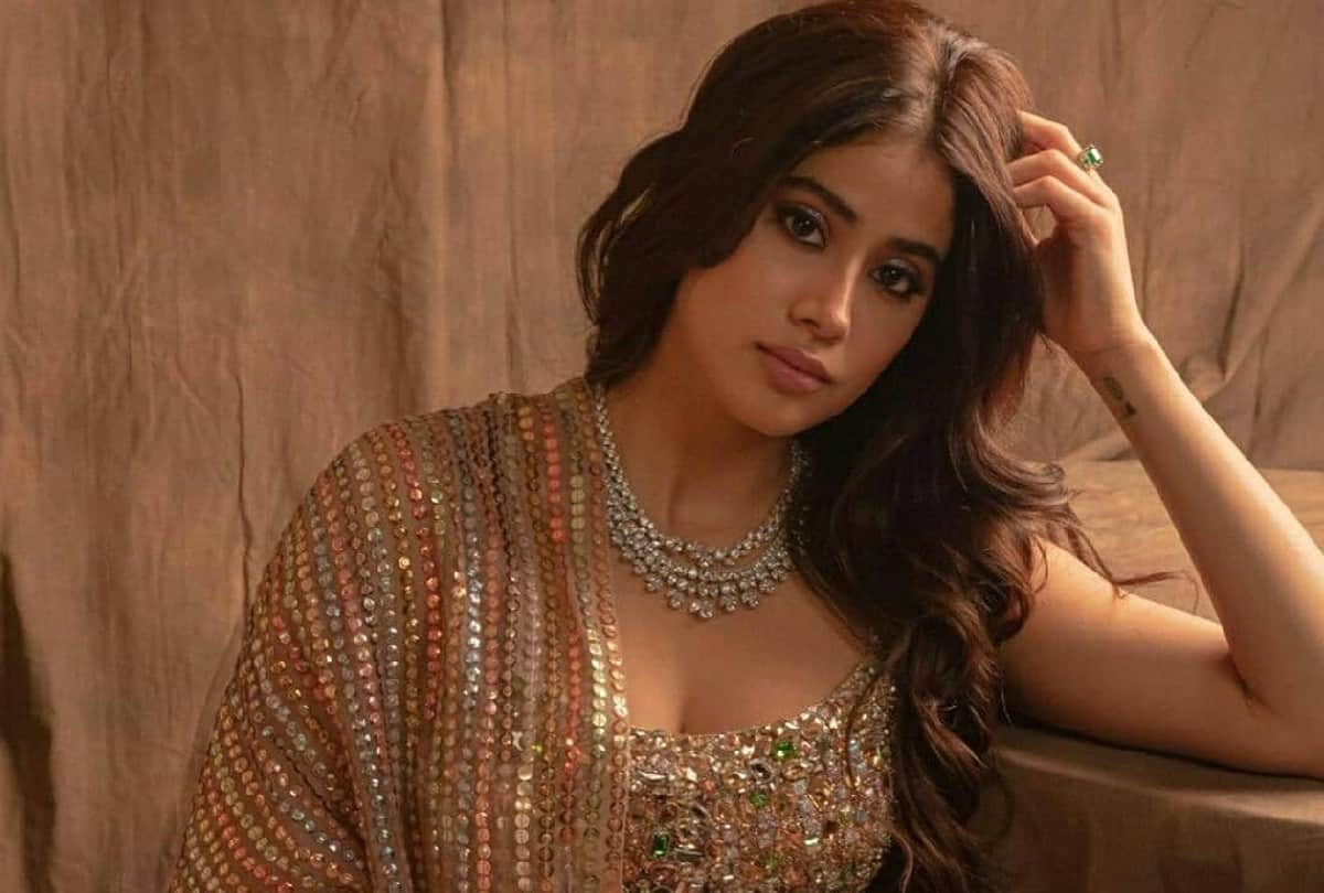 janhvi kapoor Fashion Tips For Festival in these Traditional outfits