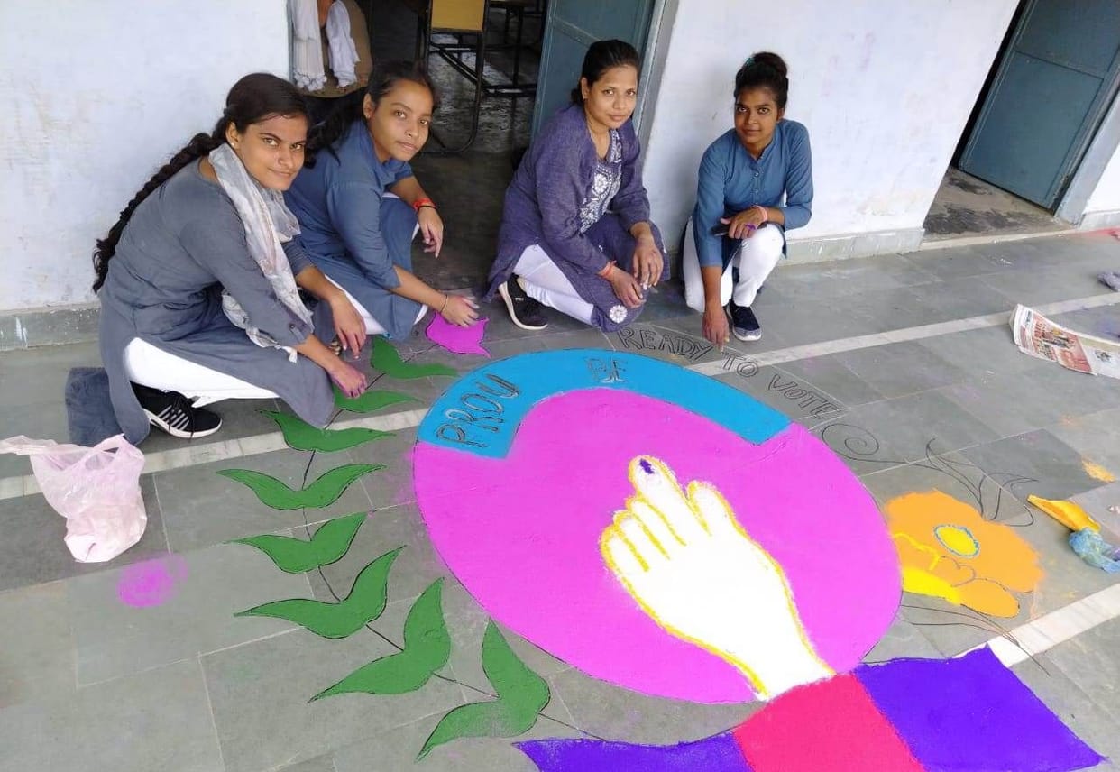 VK jain college,VK jain college of education Kasganj,rangoli comptition