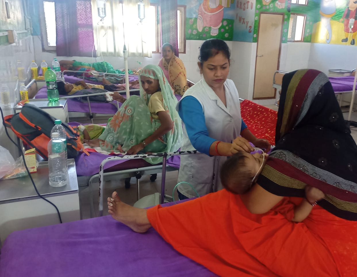 Three-month-old girl dies of fever in Saundhad, more than 100 patients still in the village