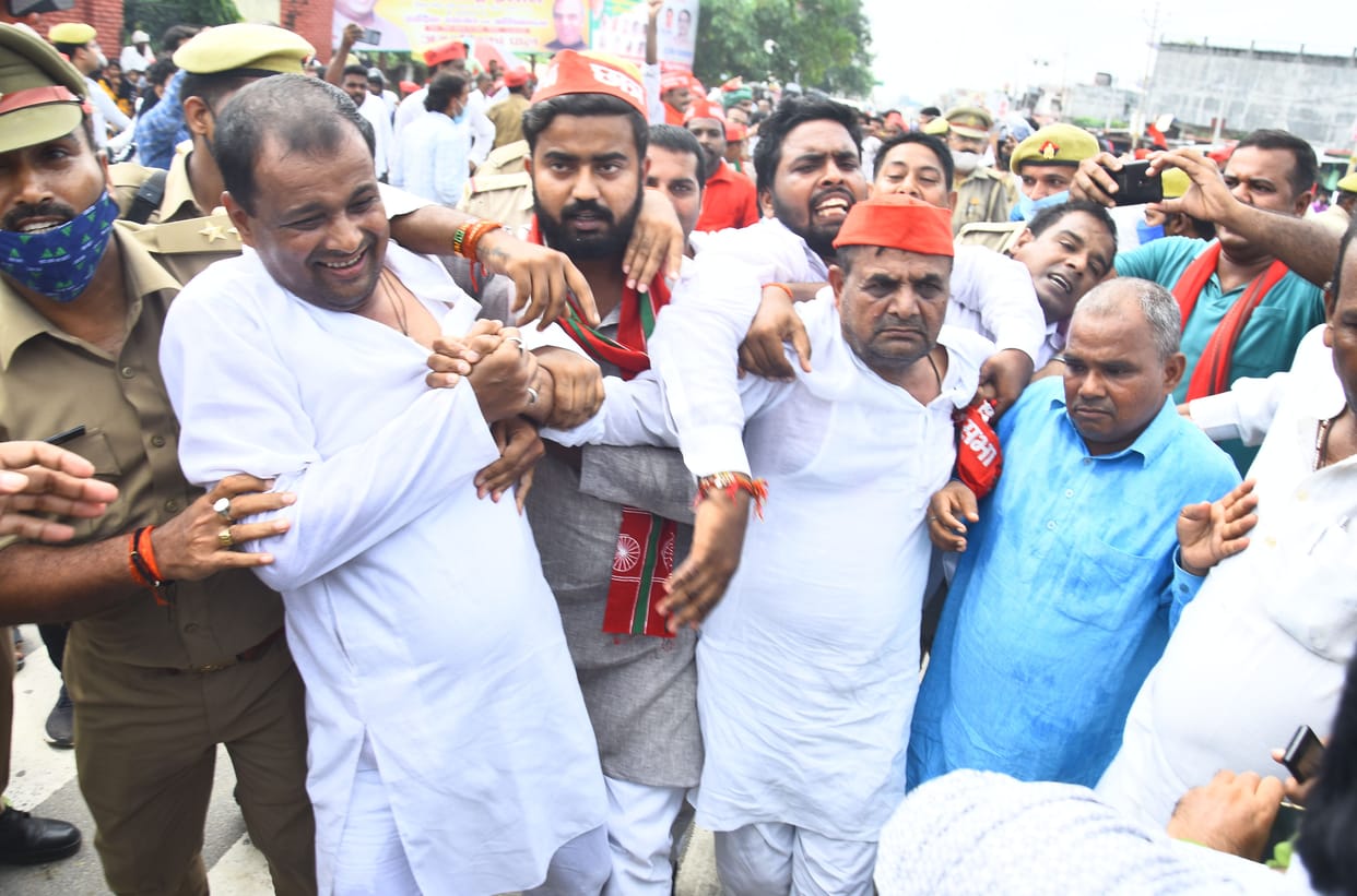 SP workers protest against Lakhimpur Kheri incident