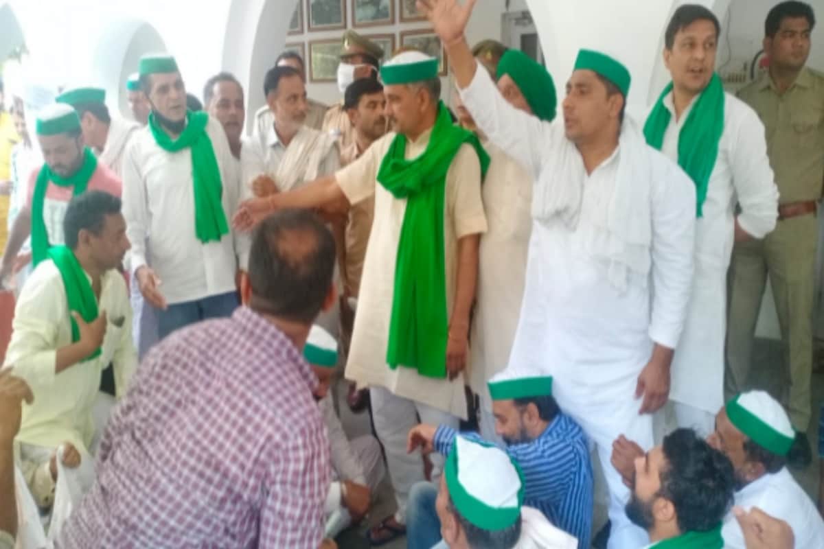 Lakhimpur Kheri News Update: farmers have protest in district office in six cities of West Uttar Pradesh and see photos