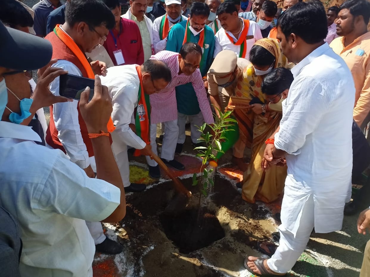 Joint families will get land to build houses: Shivraj