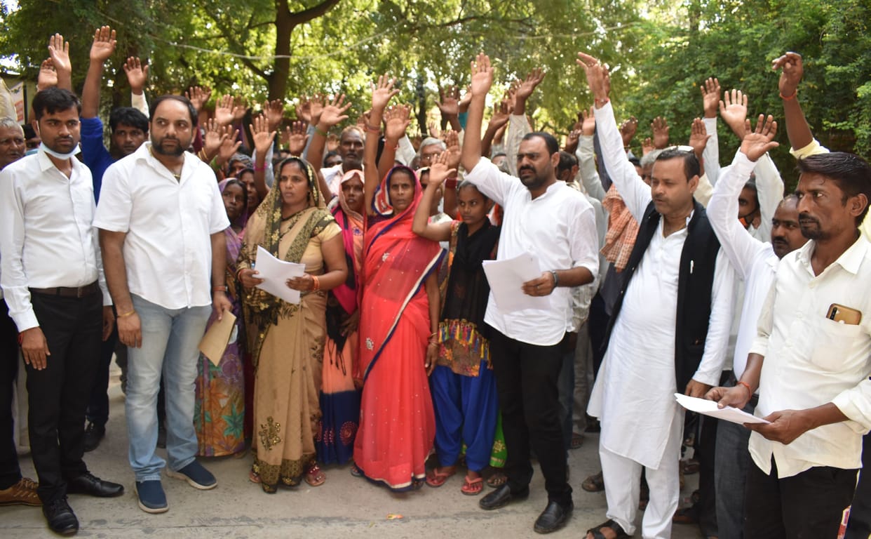 FIR for murder against five including Pradhan