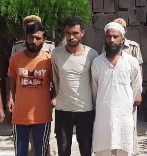 Aunt's boy had killed Shadab with friends