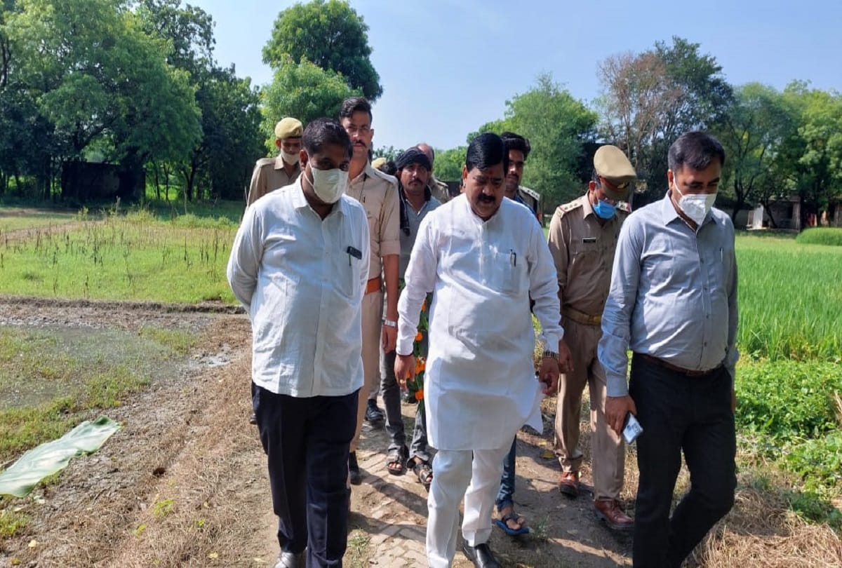 Pratapgarh: Martyr Lieutenant Commander Yogesh Tiwari's funeral took place with state honors, farewell with moist eyes