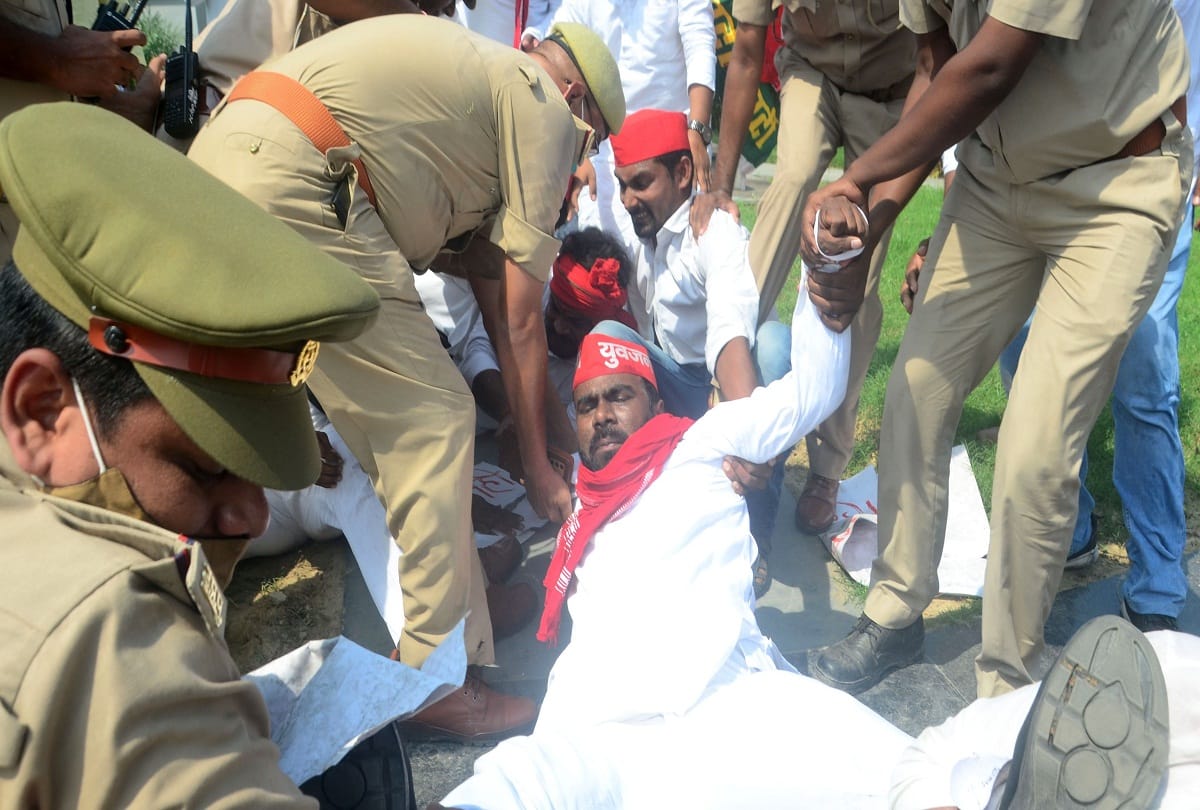 Lakhimpur Kheri incident: Demonstration of spies, many arrested for trying to burn CM's effigy