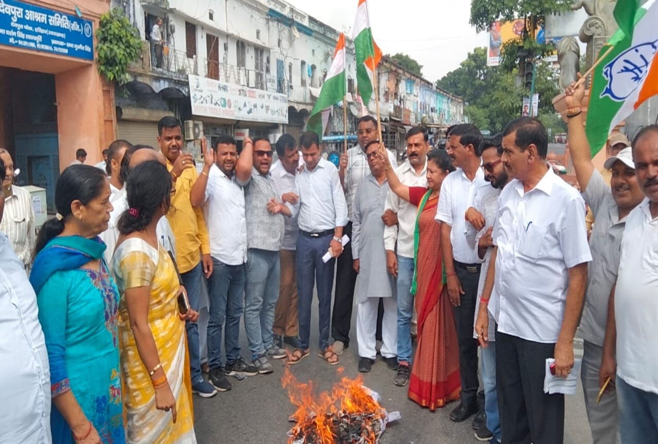 Lakhimpur Kheri incident news: Congress workers protest in Uttarakhand, protesting Harish Rawat arrested, photos