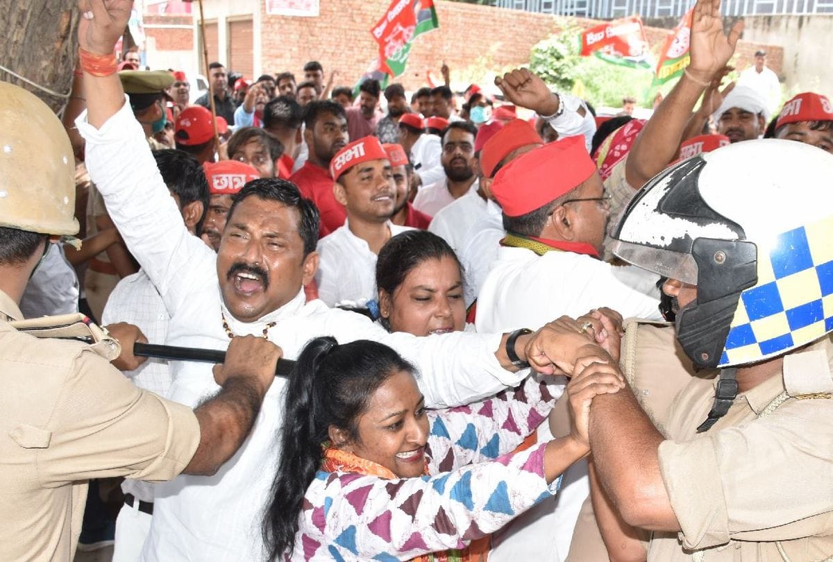 Lakhimpur Kheri Incident Agra Samajwadi Congress Party Protests With Kisan Union