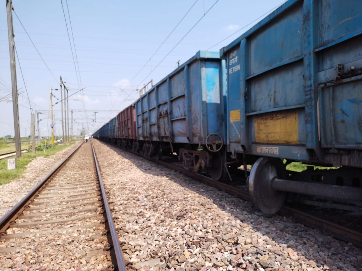 Aligarh: Goods train derails, many trains affected