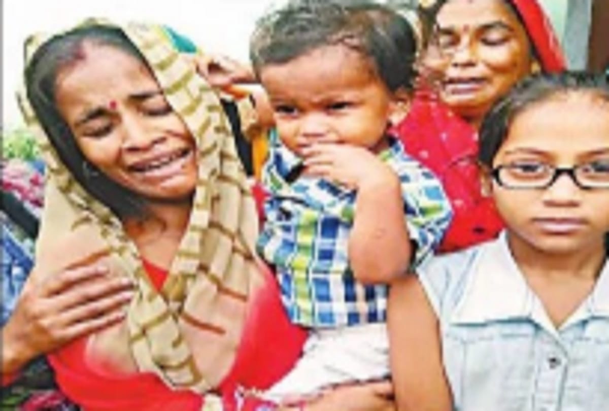 The family jammed by placing the body of journalist Raman at the crossroads