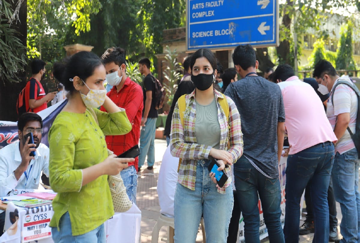 Delhi University admission race: Half the seats applied on the very first day after the century in the cutoff