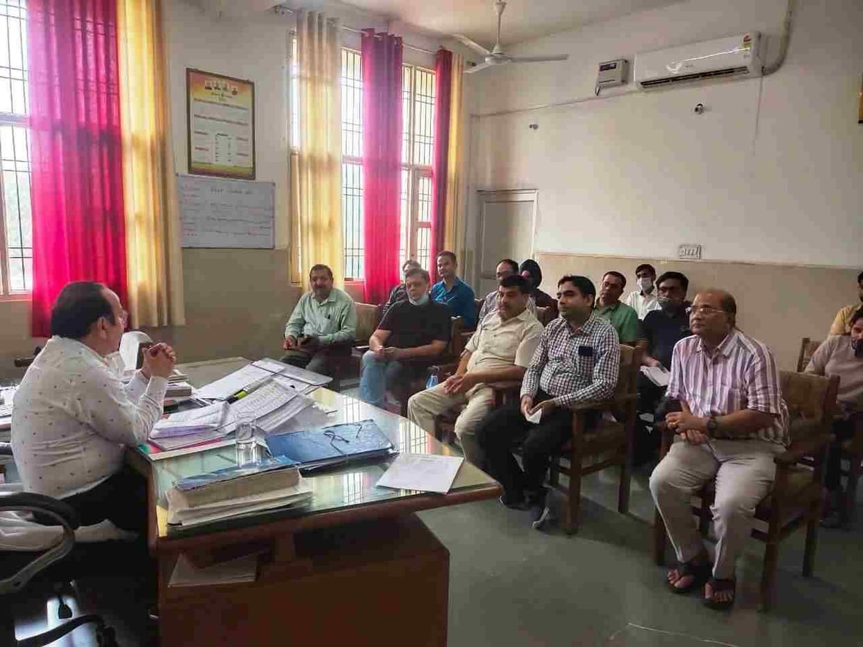 Meeting with doctors of private hospitals regarding making ayushman card