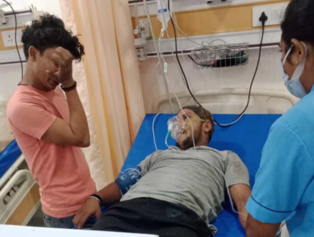 Before the arrival of the Chief Minister bullets were fired in Shivpur intoxicated pulsar-riding miscreants shot at the tea vendor