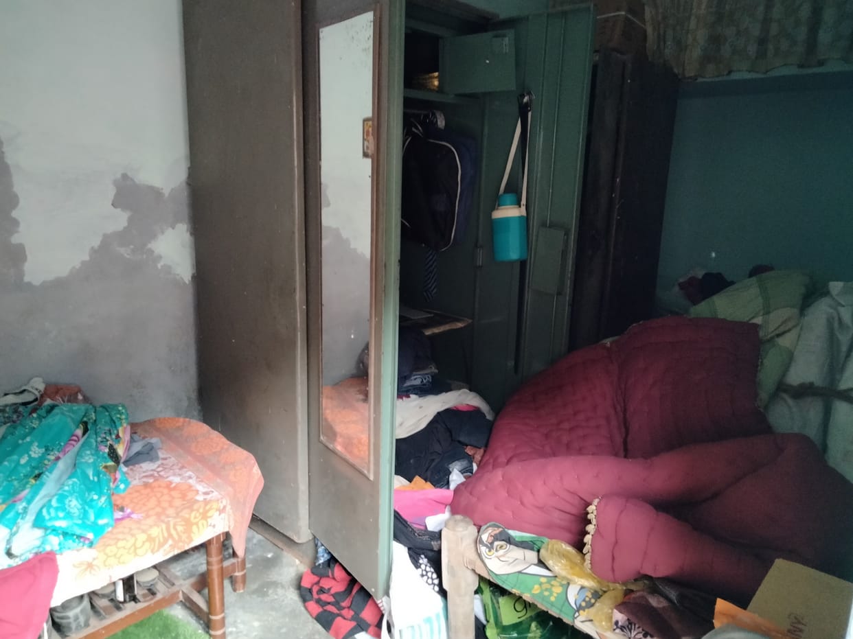 kanpur dehat : Cash and jewelery worth lakhs stolen in three houses including animal market owner