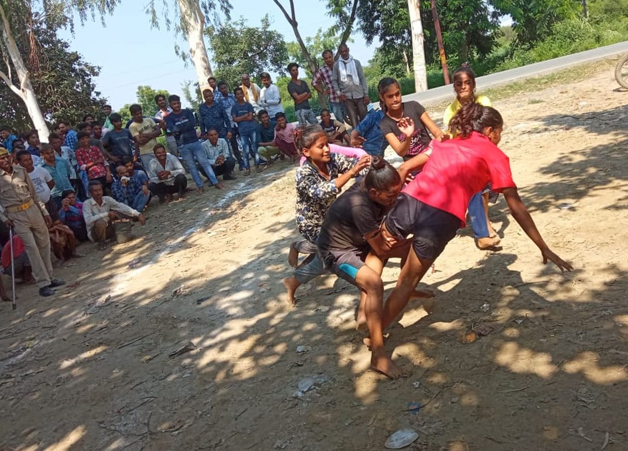 Mandvi won the first prize in 100 and 200 meters race
