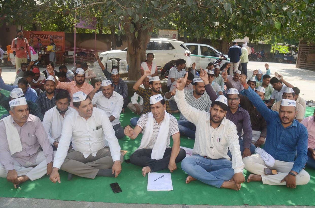 59 village secretaries will not get salary, administration tightens its grip on picketing