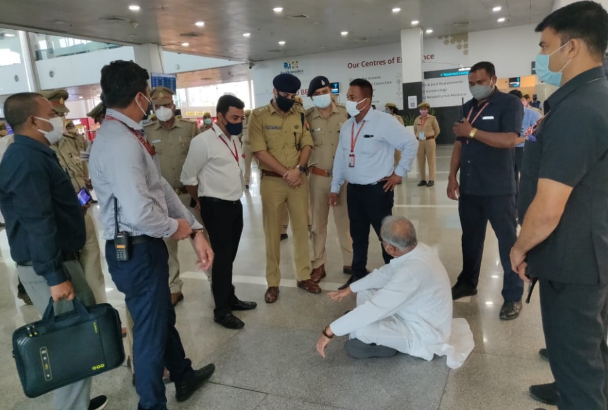 CM Bhupesh Baghel not allowed to go outside Lucknow airport.