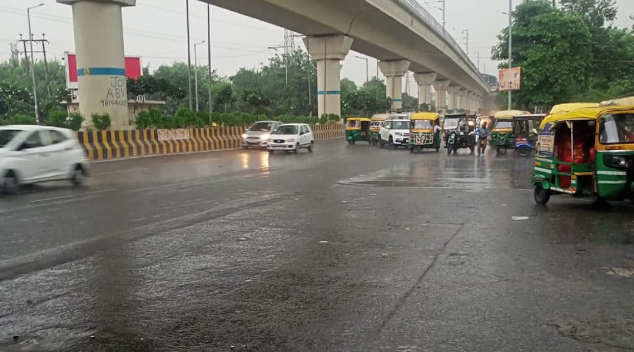 Weather Update noida people gets relief from humidity after heavy rain