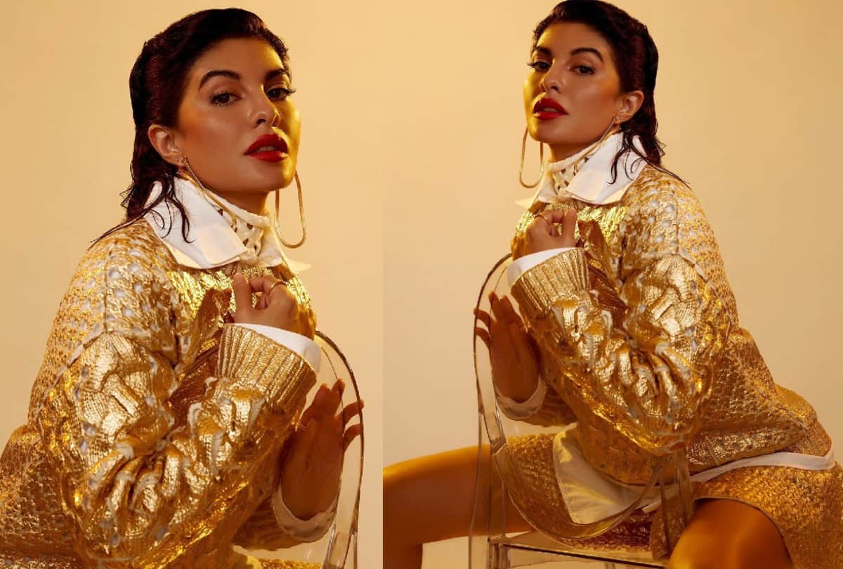 jacqueline Fernandez Wore Golden Sweater and Mini Skirt in Dance Plus