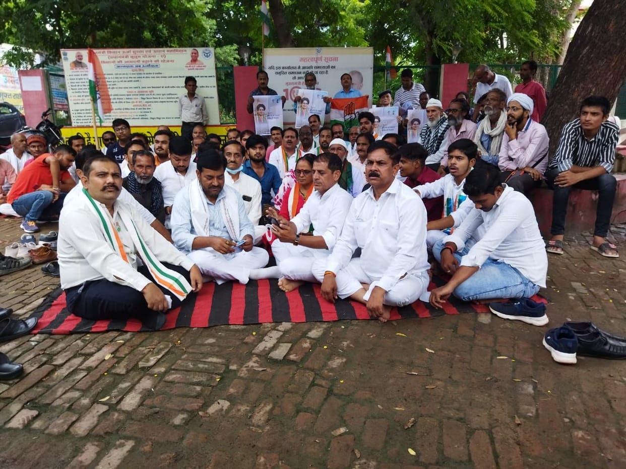 death,SDM,Gandhi,congrees,memorandum