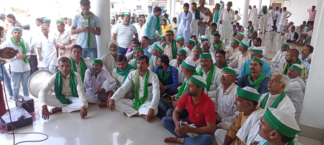 In protest against the Lakhimpur Kheri episode, Bhakiyu attacked the Collectorate