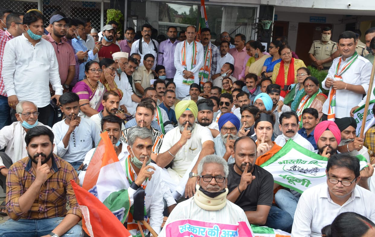 Congressmen came out on the road in support of farmers, arrests were made at various places
